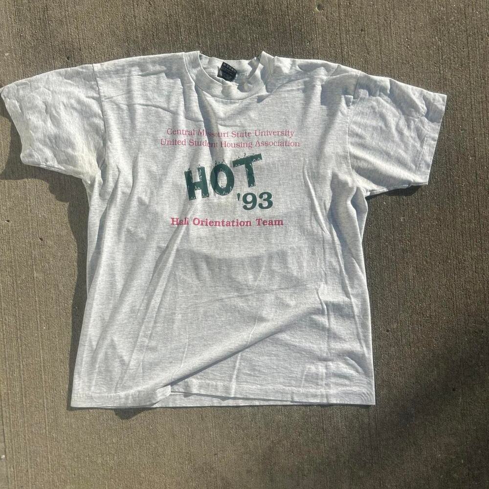 Grey 90s graphic tshirt